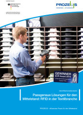 Modehaus Jakob Jost GmbH: Titelblatt der Broschüre "Passgenaue Lösungen für den Mittelstand: RFID in der Textilbranche " - Bild mit einem Mann der Oberhemden in einem Regal einscannt.